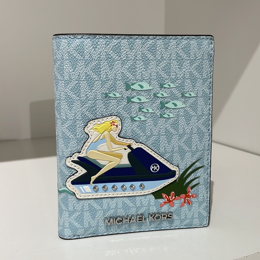 Michael Kors Passport case Jet set Girls vacation blue